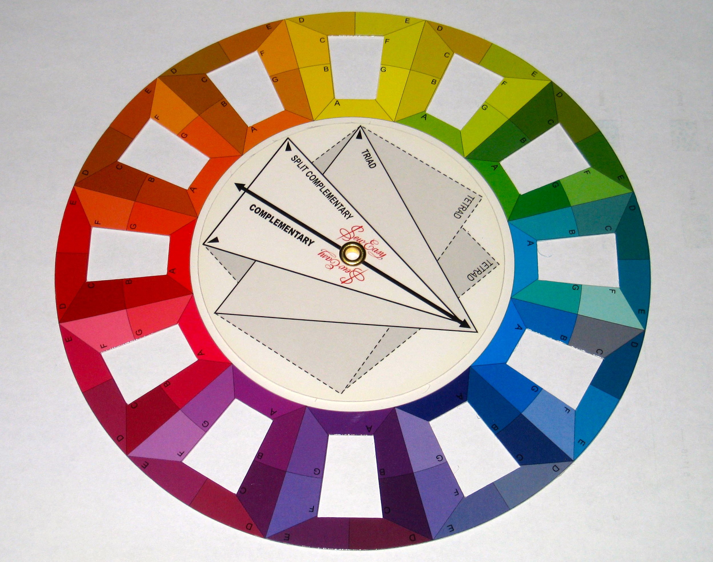 Цветовой круг для одежды сочетание цветов