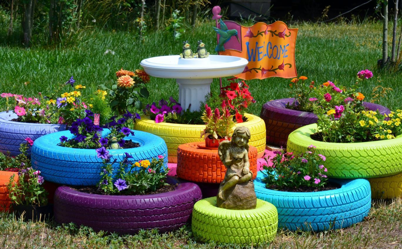 Как красиво покрасить колеса в саду фото