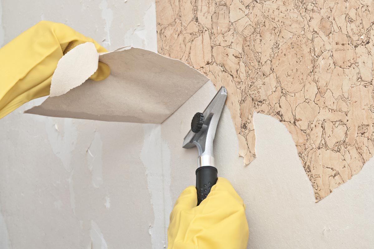 Снять старую шпаклевку: как быстро можно убрать такое покрытие, стоит ли это делать, какие нужны инструменты для работы, как очистить стены и потолок?