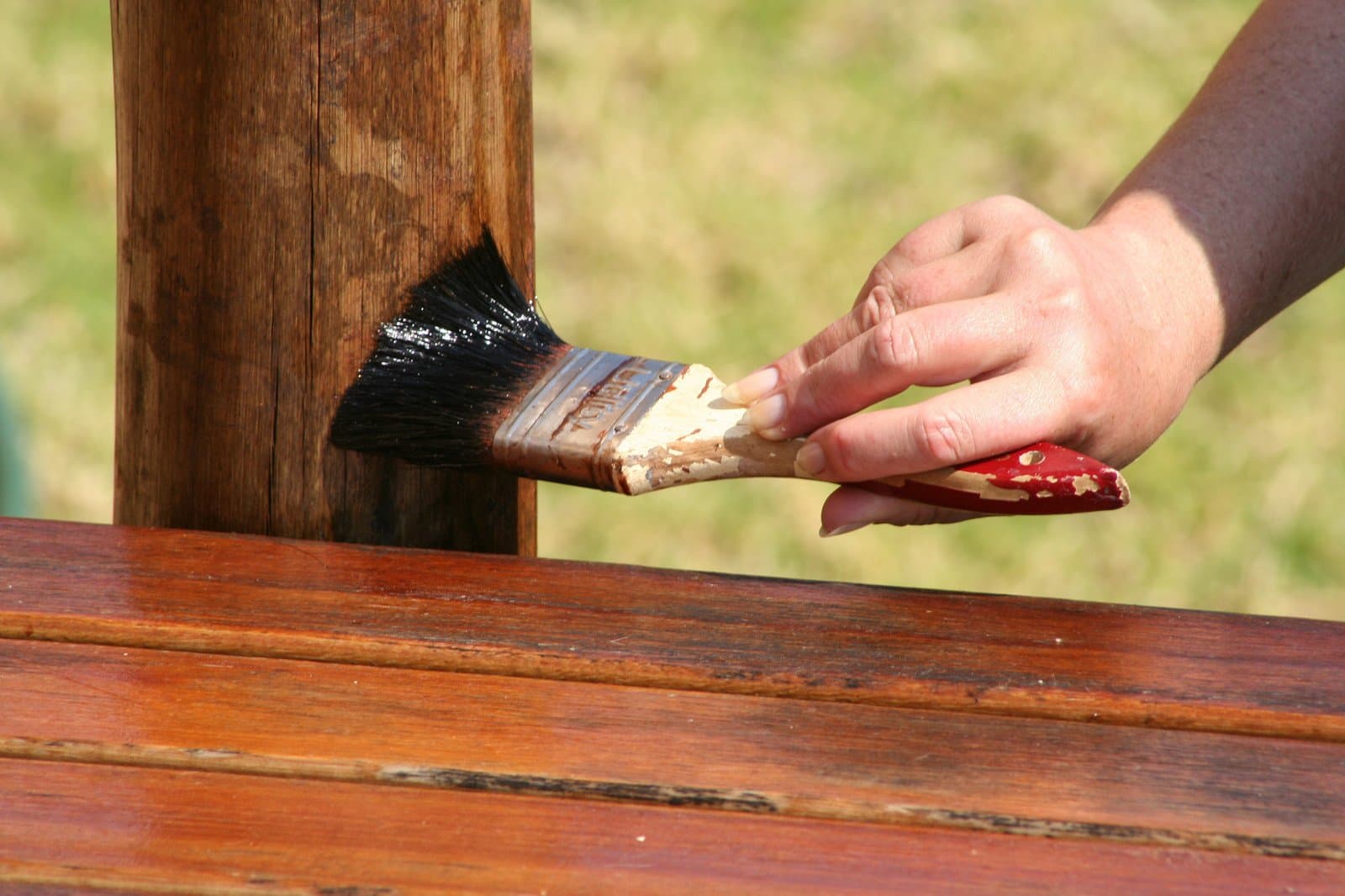 Обработка древесины маслом. виды масел и методы обработки