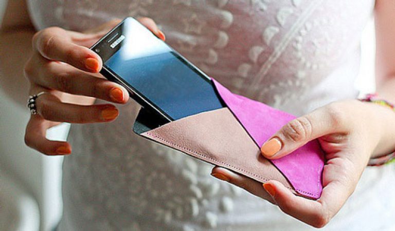 Роспись чехла для телефона своими руками красками и лаком
